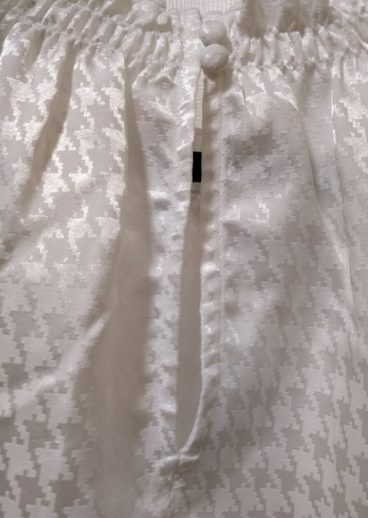 High Neck Houndstooth Pattern Top - Picture 12 of 16